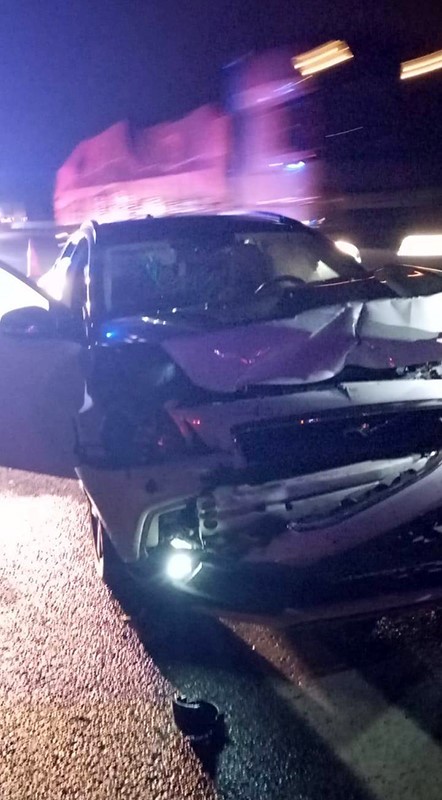 TEM’de tıra çarpan otomobil hurdaya döndü: 1 yaralı