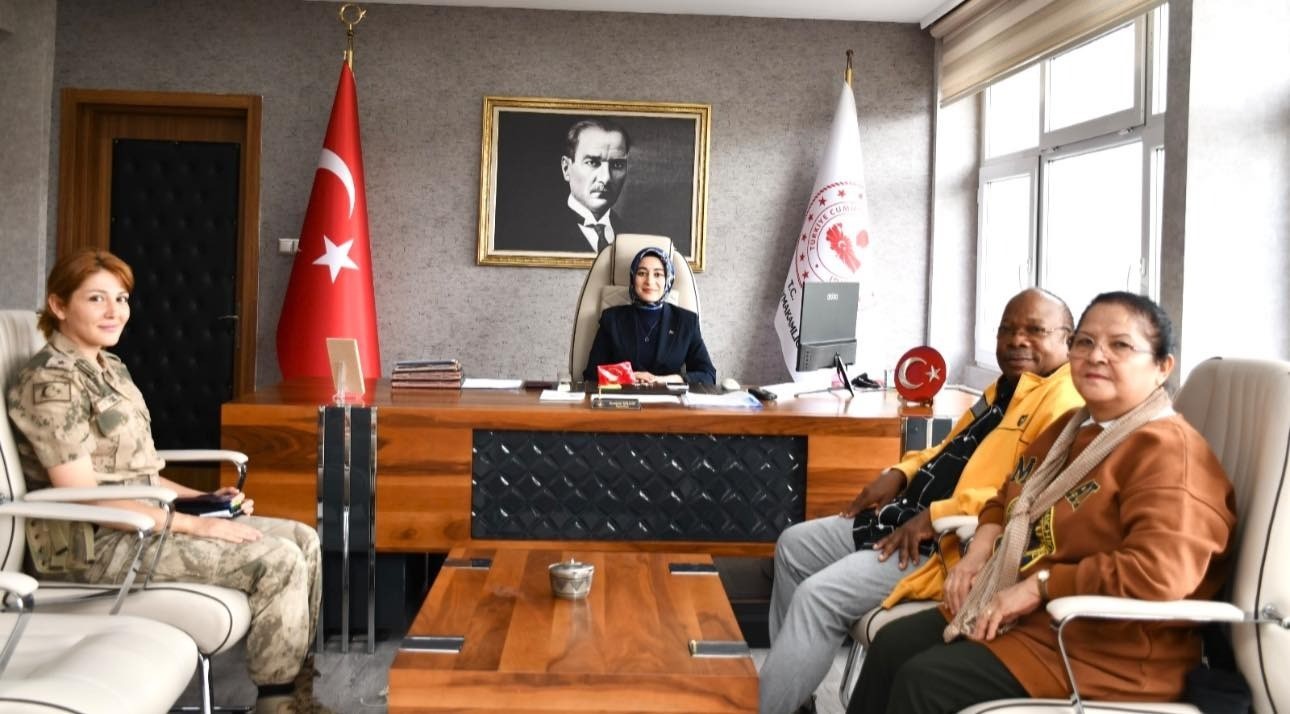 Olur Kaymakamı Semanur Kalkan’a Afrika’dan anlamlı ziyaret