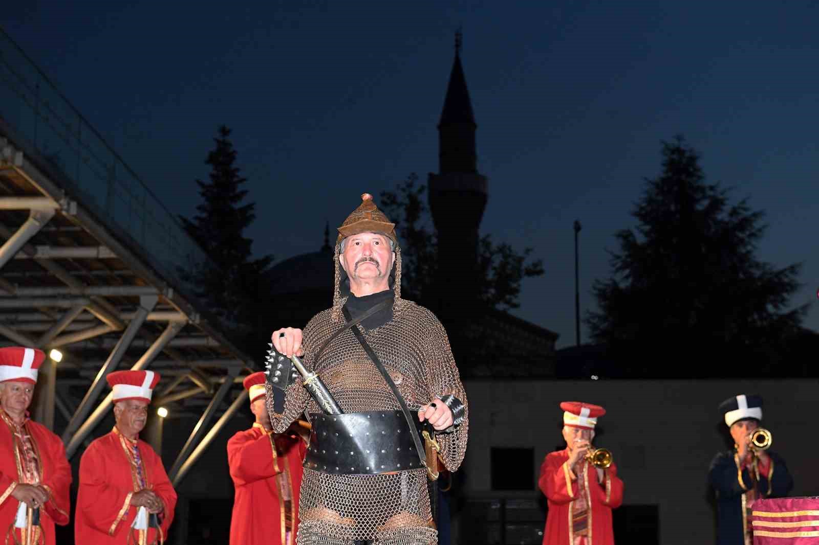 Motosikletli kortej herkesi coşturdu