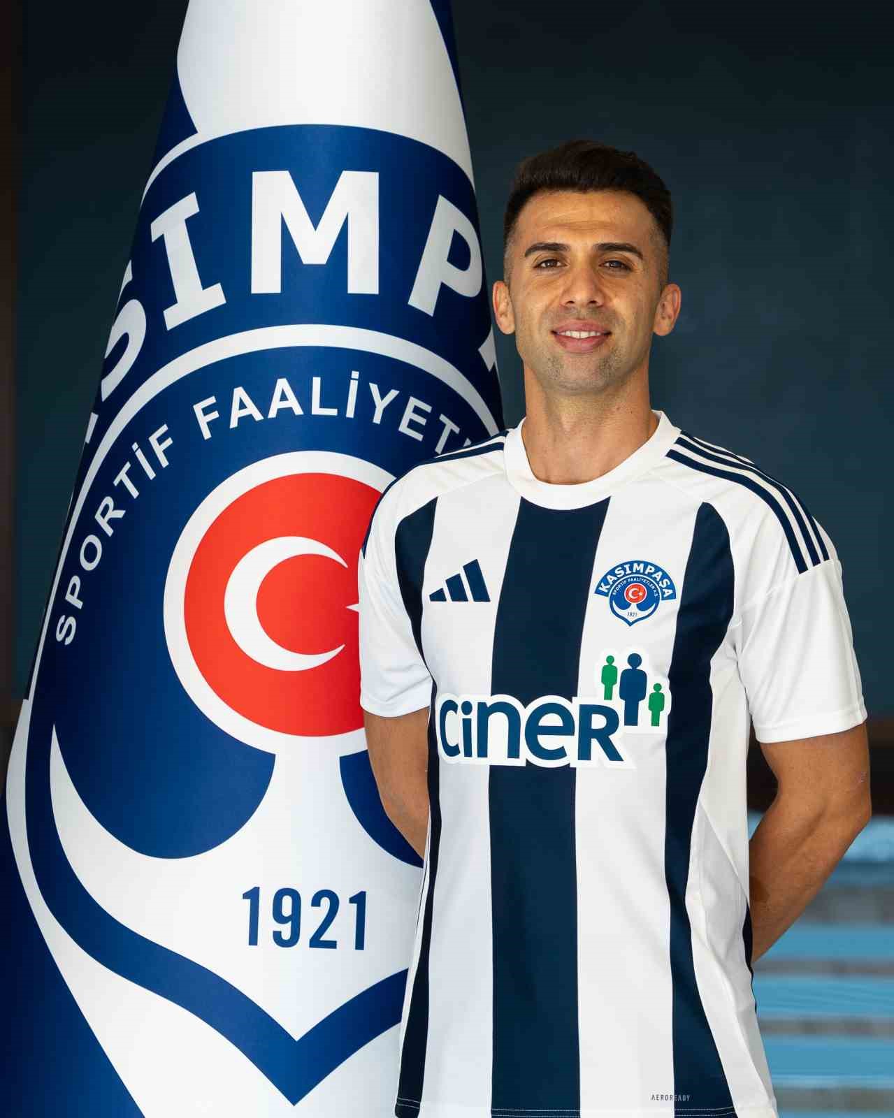 Kasımpaşa, Emre Taşdemir’i renklerine bağladı