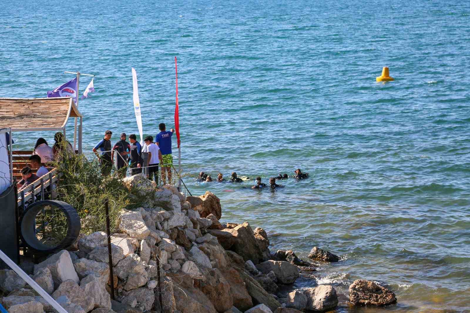 Van Gölü’nün altındaki zenginlik çocuklarla keşfediliyor