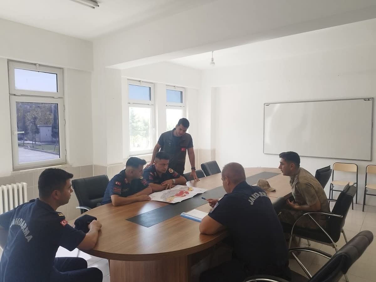 Jandarma personeline av sezonu eğitimi verildi