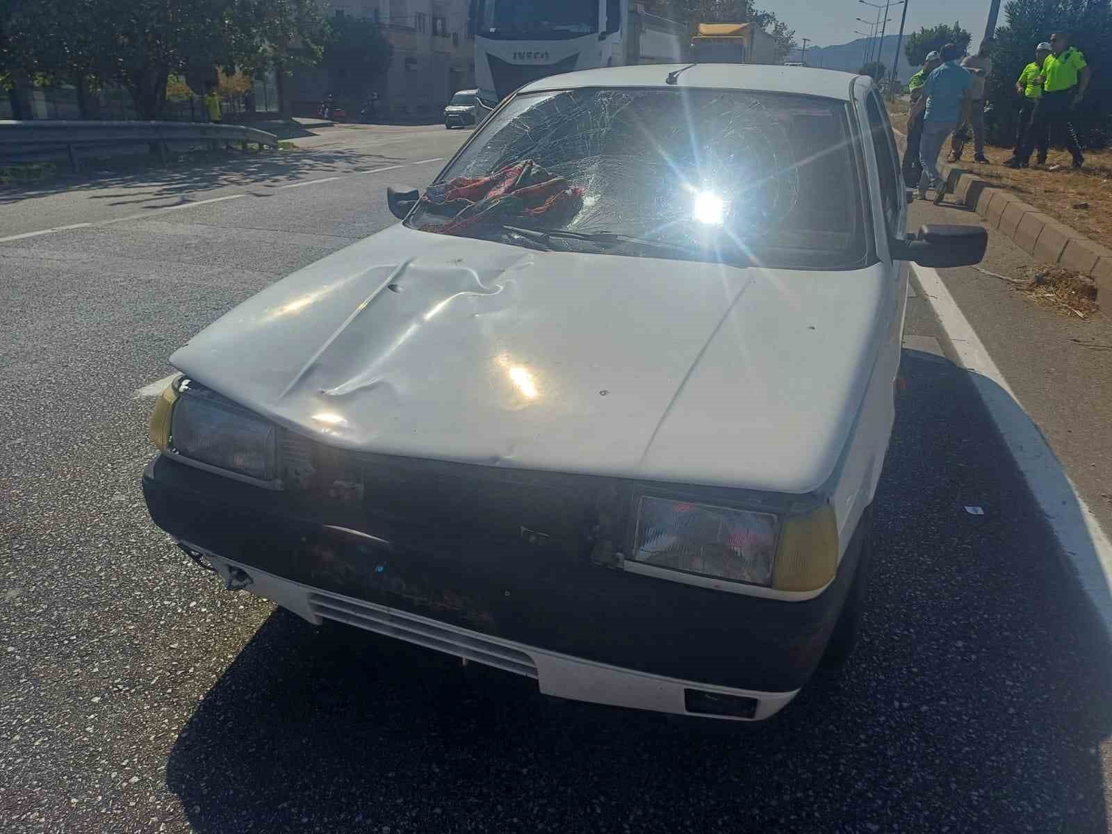 Salihli&rsquo;de otomobilin &ccedil;arptığı kadın hayatını kaybetti
