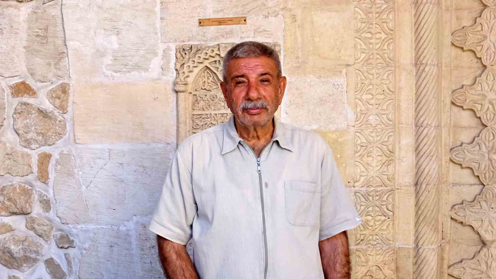 Mardin&rsquo;de s&uuml;ryani aile, kiliseyi m&uuml;sl&uuml;man aile dostlarına emanet ediyor
