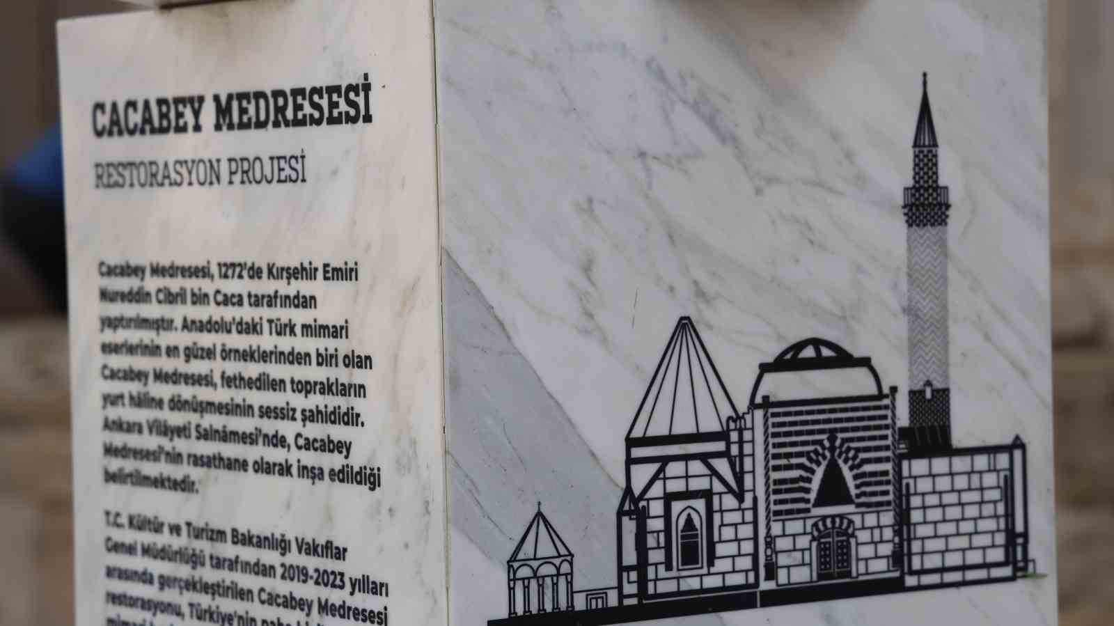 Şehrin ortasında 754 yıllık tarihi yapı dimdik ayakta duruyor