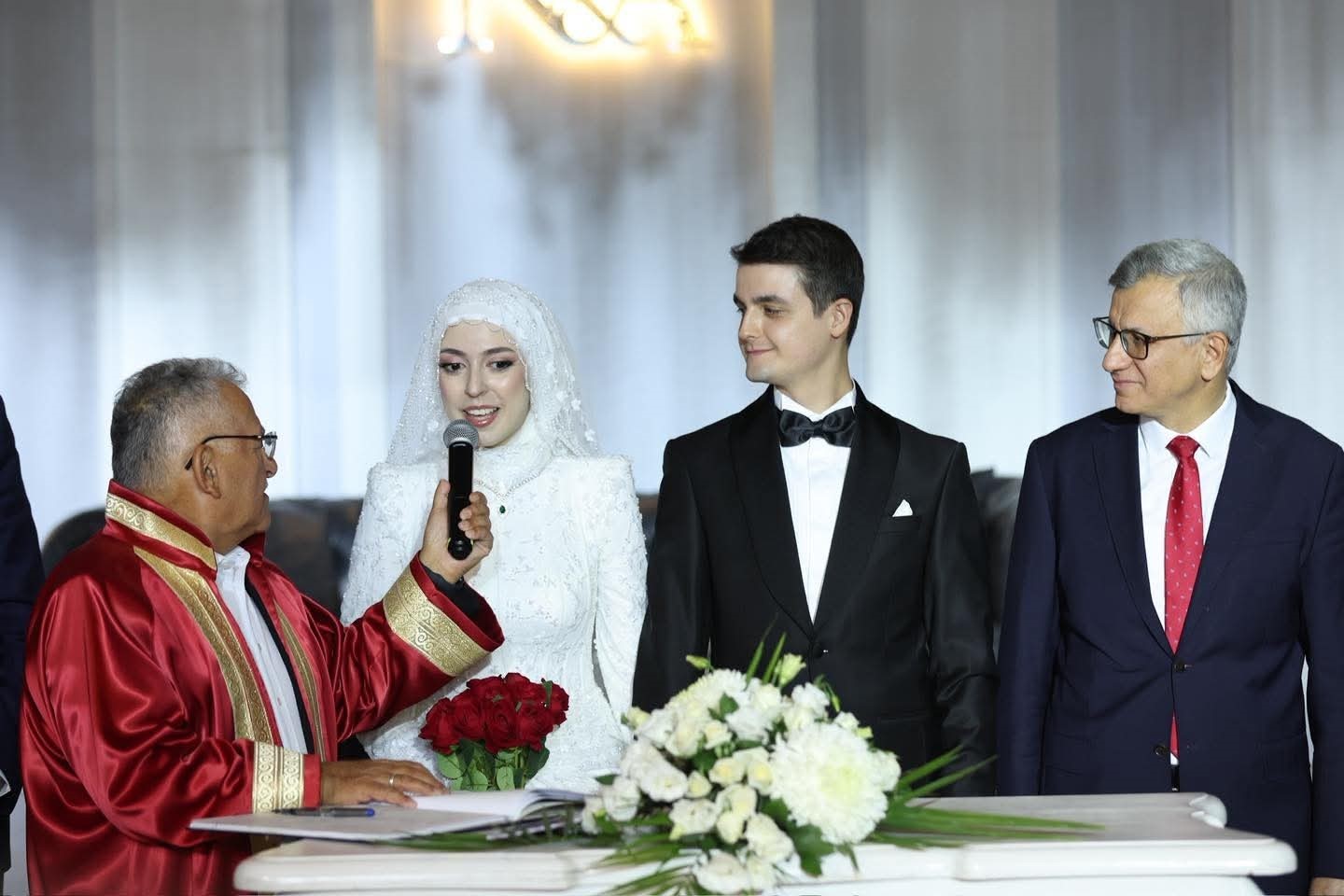 Kulular ailesinin mutlu günü