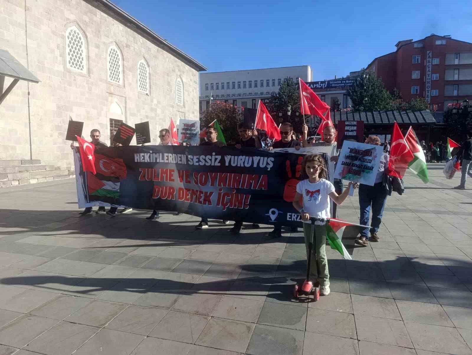 Sağlık &ccedil;alışanları Gazze i&ccedil;in y&uuml;r&uuml;d&uuml;
