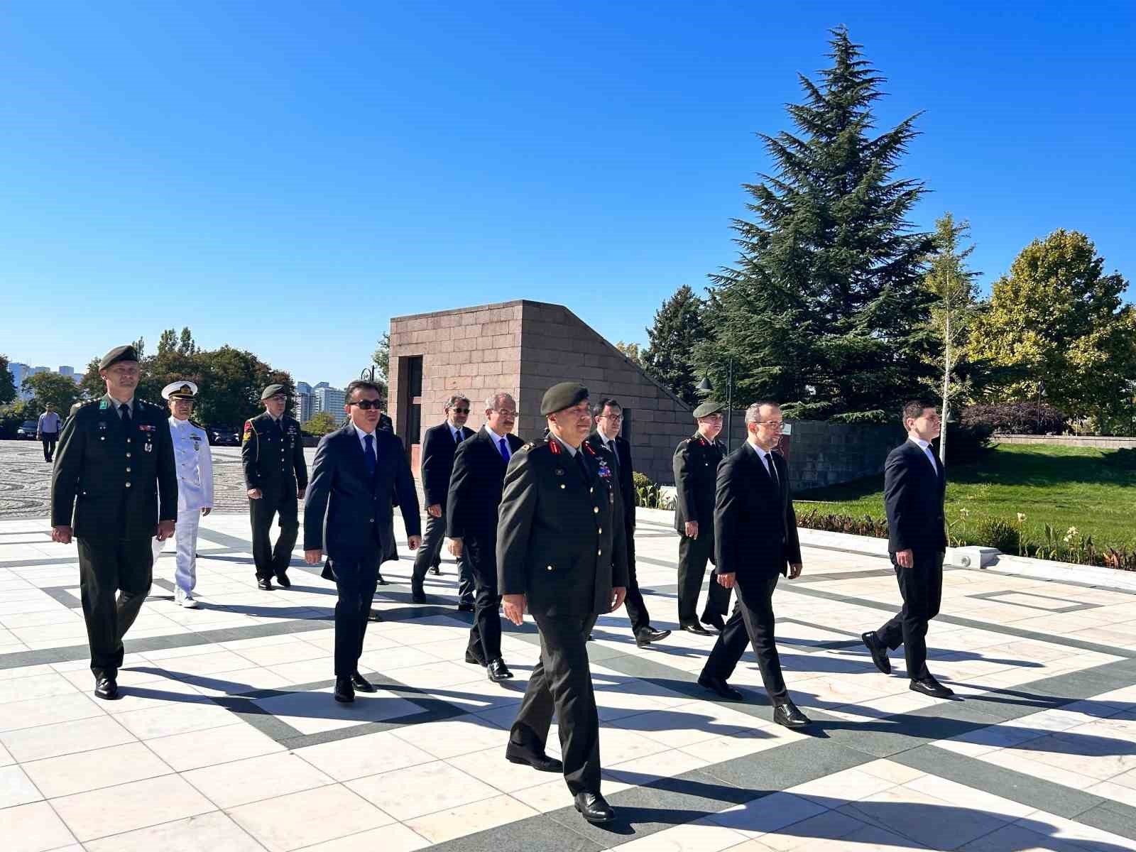 Cemal G&uuml;rsel mezarı başında anıldı
