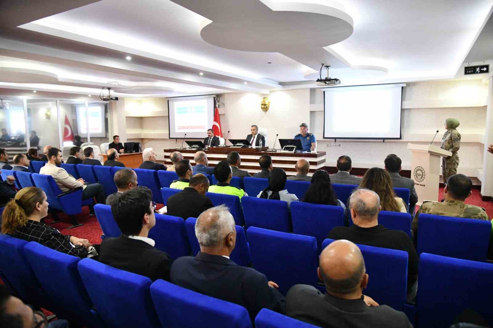 Ardahan&rsquo;da okul g&uuml;venliği ele alındı
