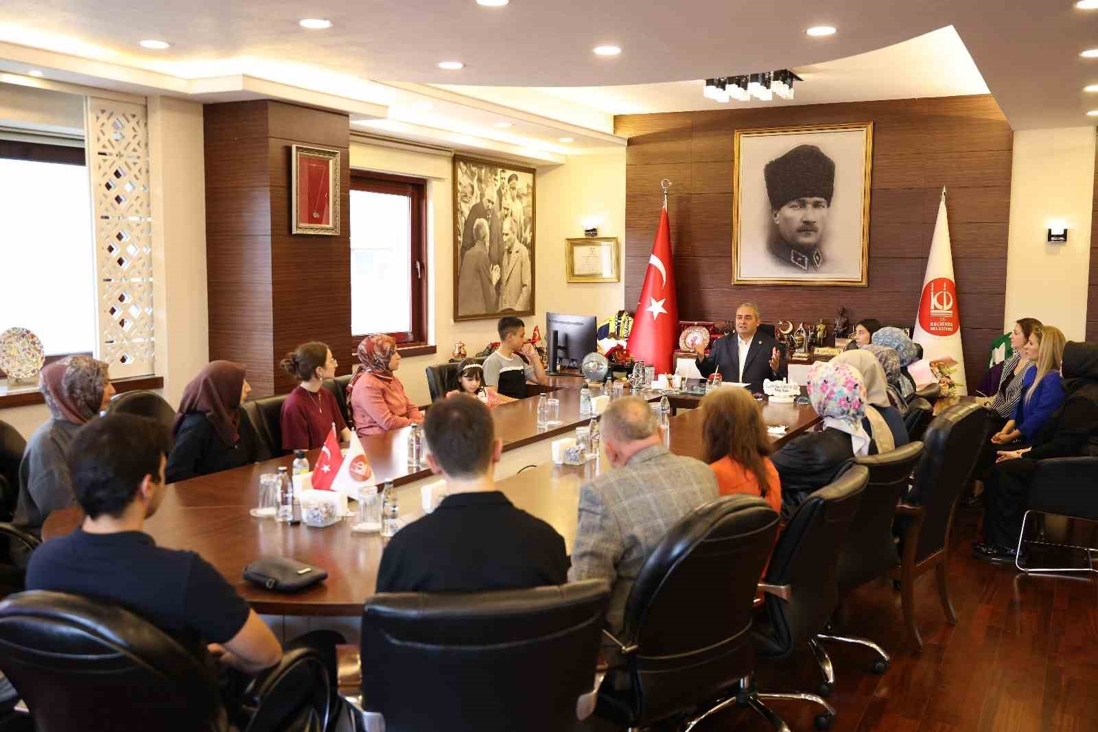 Gen&ccedil;ler hayallerine Ke&ccedil;i&ouml;ren Belediyesi ile ulaştı
