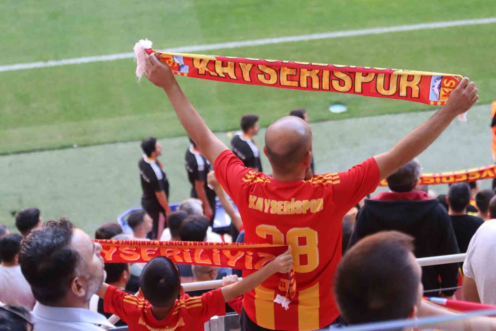 Trendyol Süper Lig: Kayserispor: 0 - Göztepe: 0 (İlk yarı)