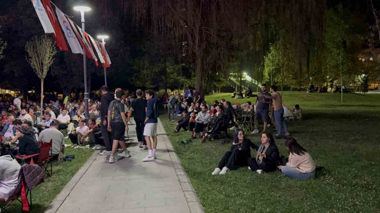 Millet bah&ccedil;esinde milli heyecan
