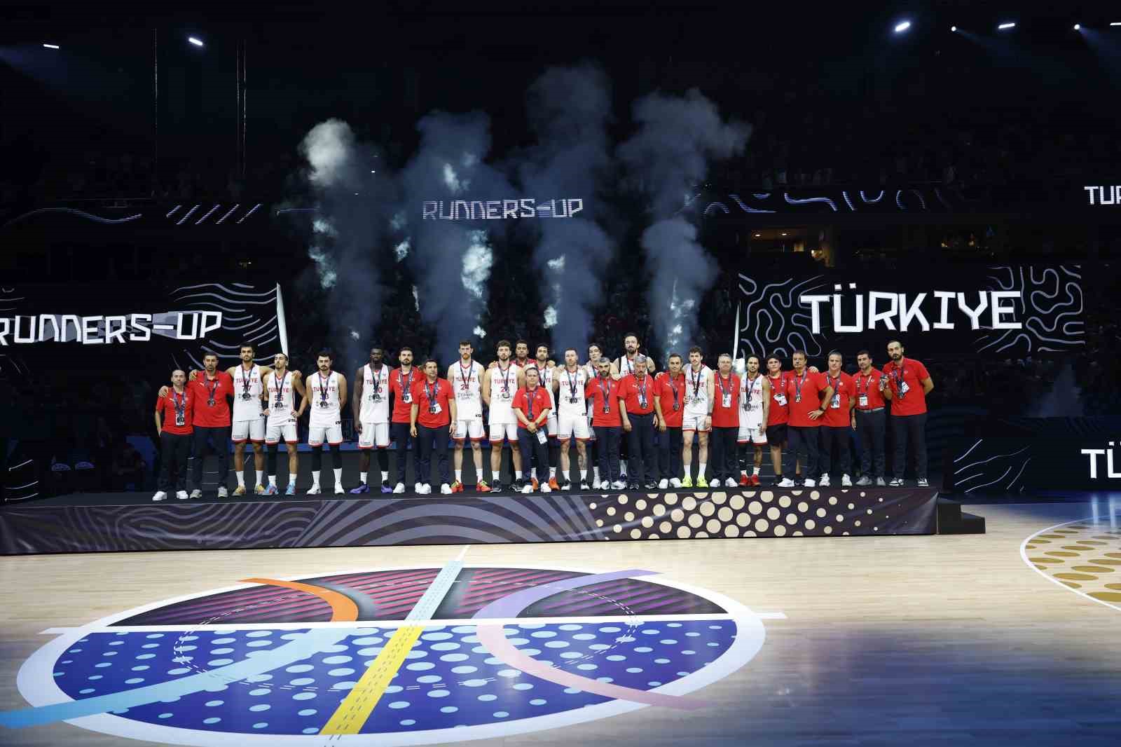 A Milli Erkek Basketbol Takımı ikinci kez Avrupa ikincisi oldu