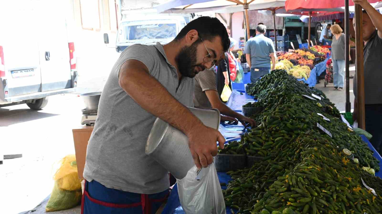 Kış mevsiminin yaklaşmasıyla turşu hazırlıkları başladı