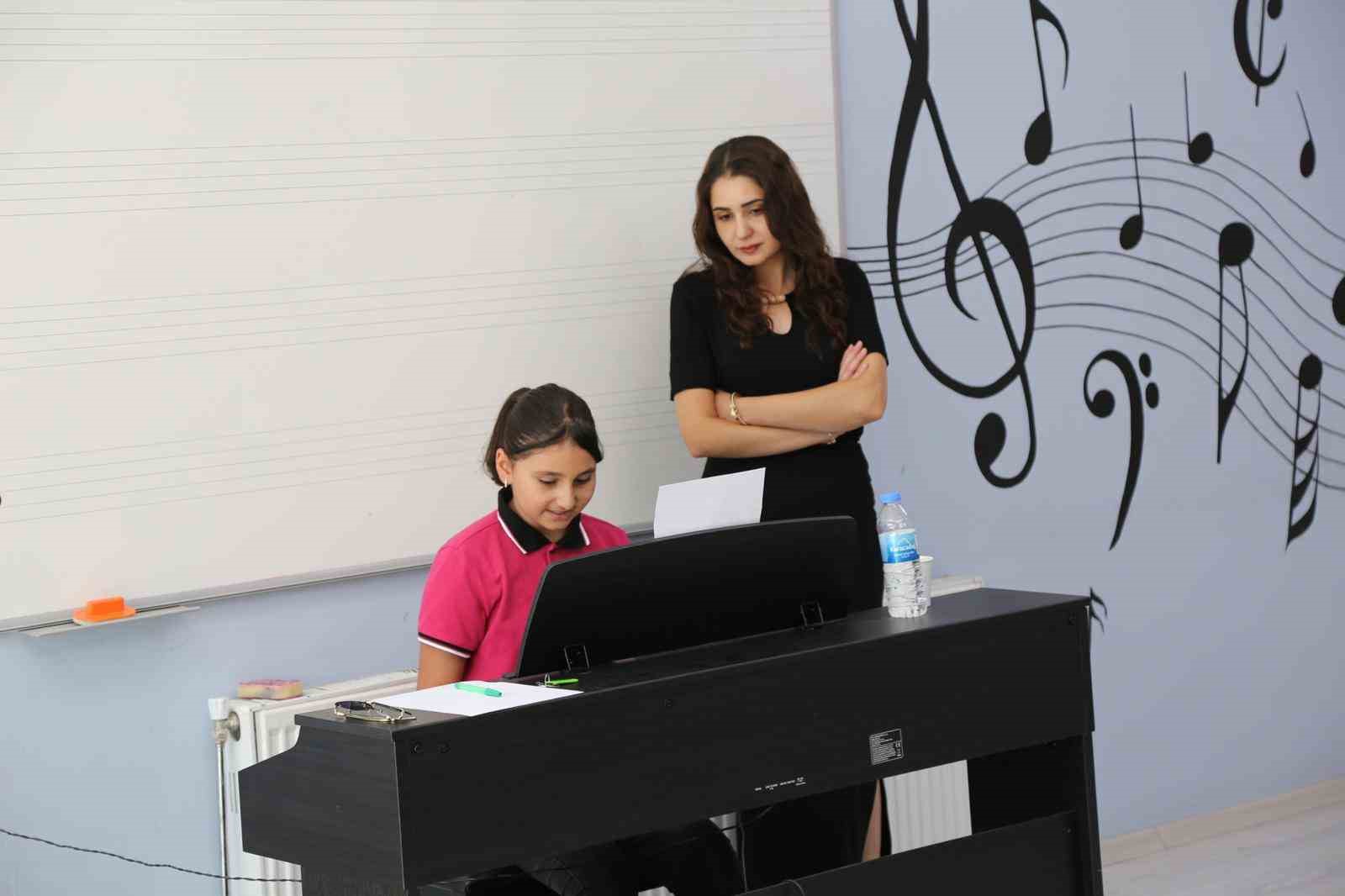 Van B&uuml;y&uuml;kşehir Belediyesinden teorik ve uygulamalı deneme sınavları
