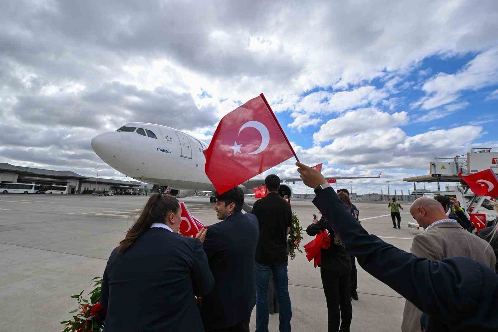 THY pilotundan A Millilere anons sürprizi: "Umut ve gurur yaşattınız"