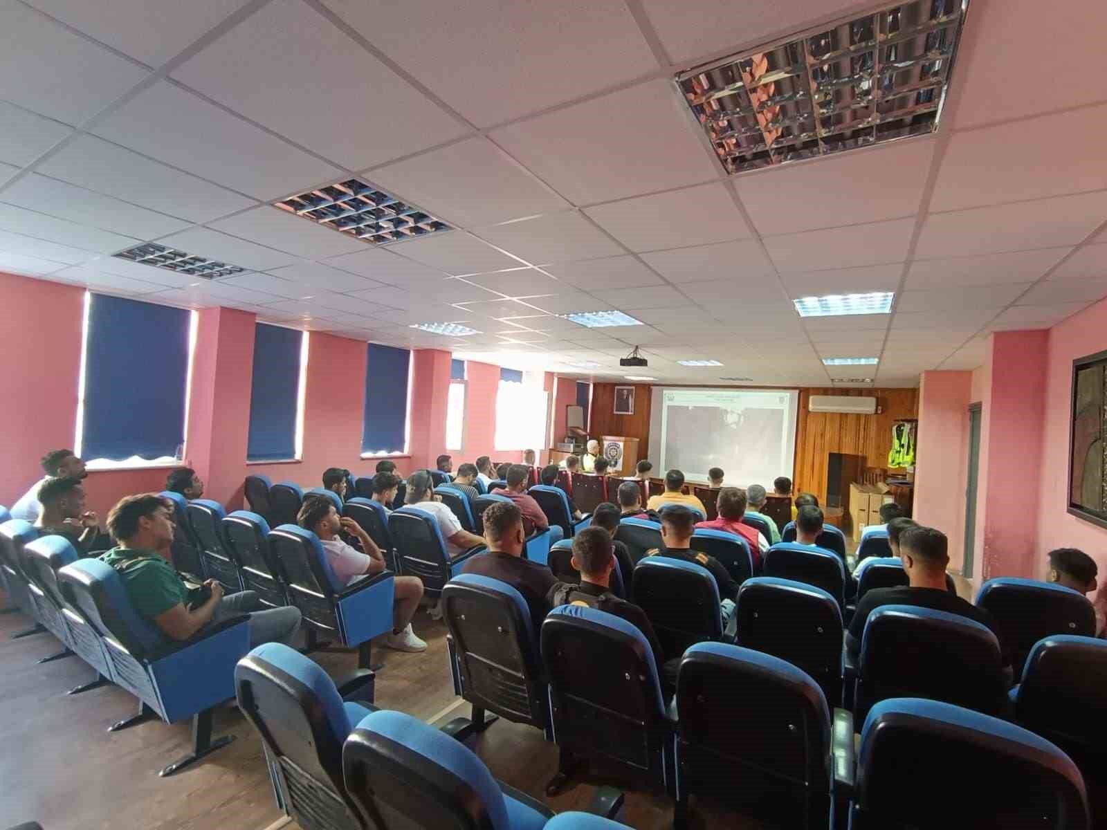 Silifke’de motokuryelere trafik eğitimi