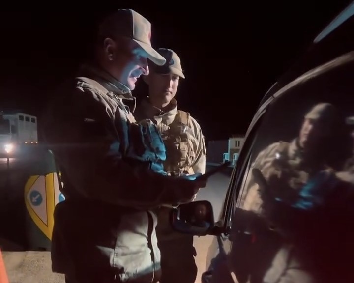 Jandarma ekipleri Hoşap Kalesi yolunda devriyede
