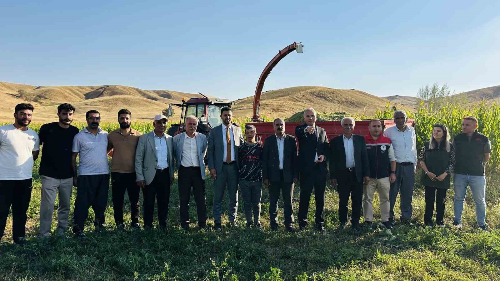 Yüksekova’da mısır, karpuz ve kavun hasadı yapıldı
