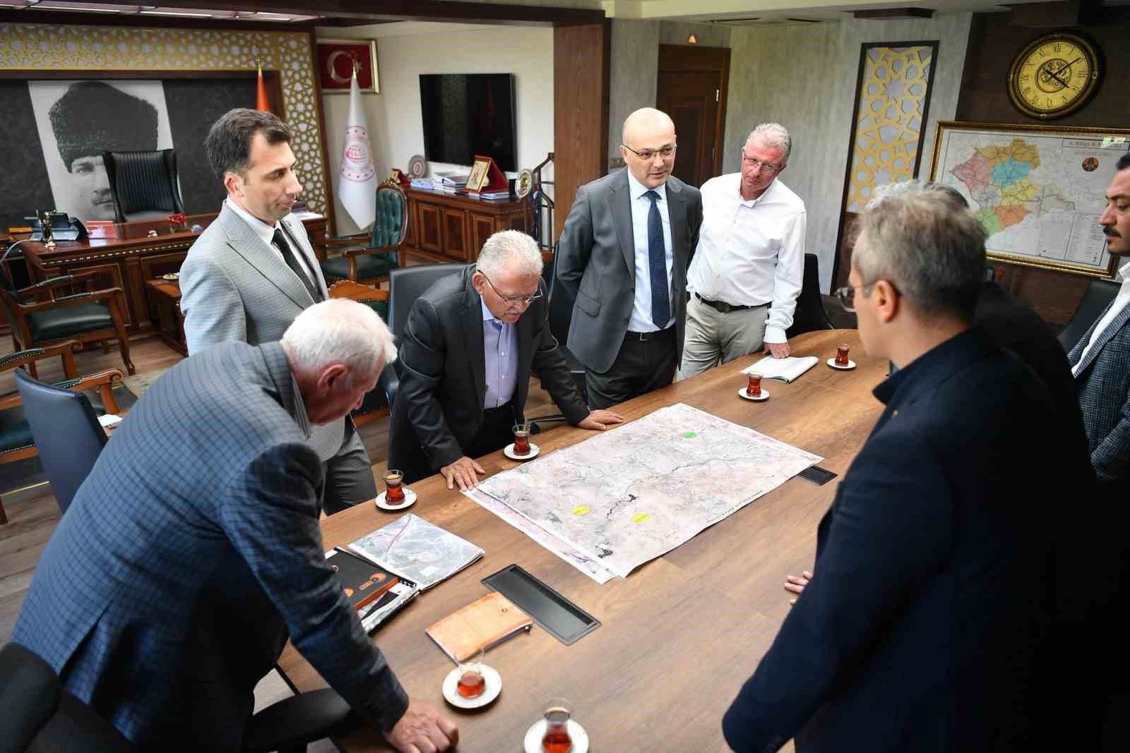 Başkan Büyükkılıç’tan karayolları ile ulaşımın geleceği için güç birliği