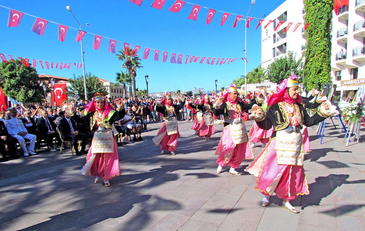 Çeşme’nin kurtuluşunun 103. yıldönümü kutlandı