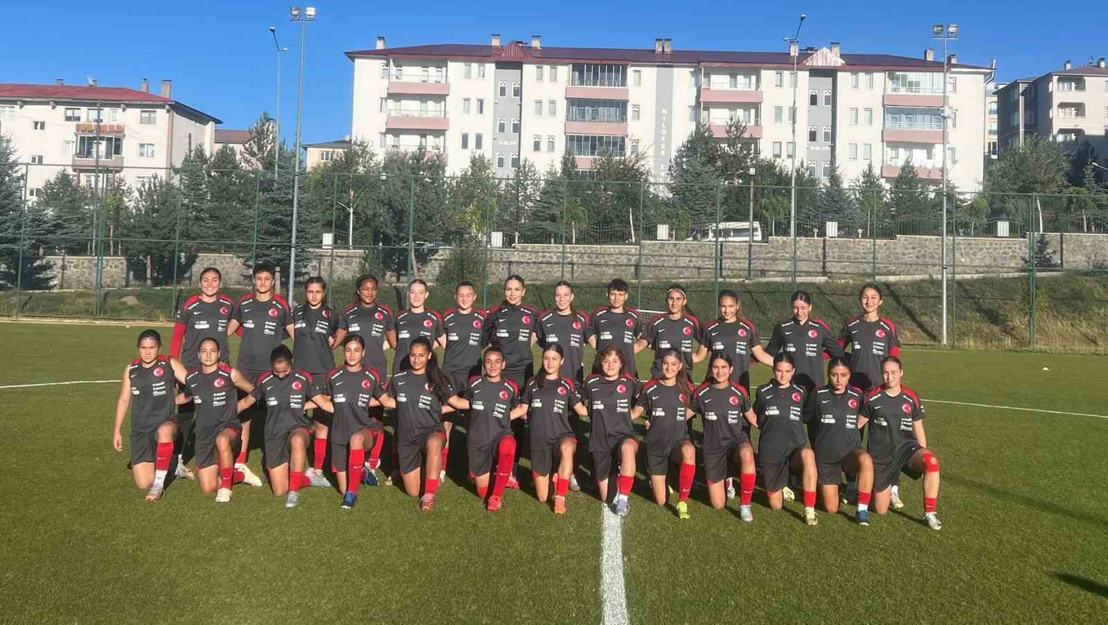 U19 Kadın Millî Takımı’nın Erzurum kampı başladı