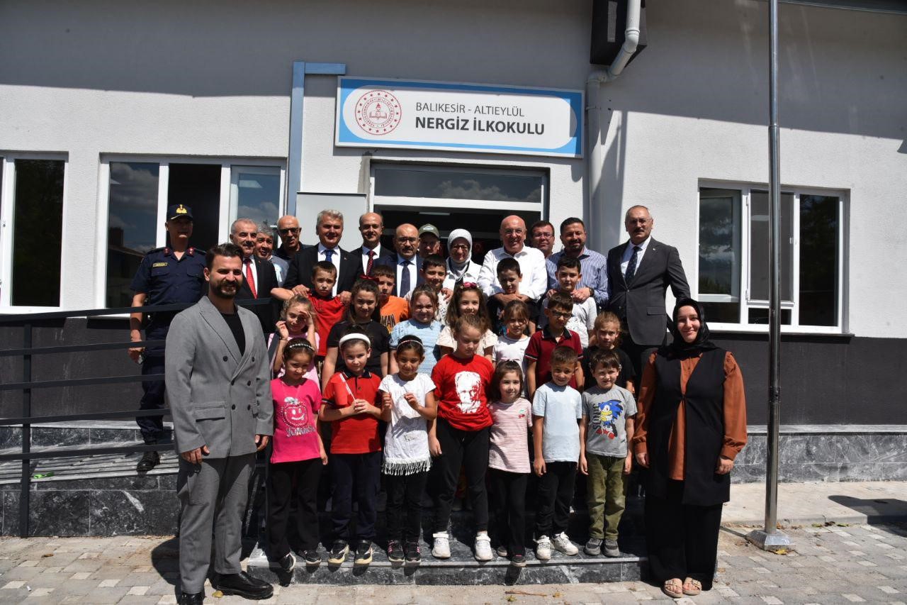 Balıkesir&rsquo;de 3 yeni okulda eğitime başlandı
