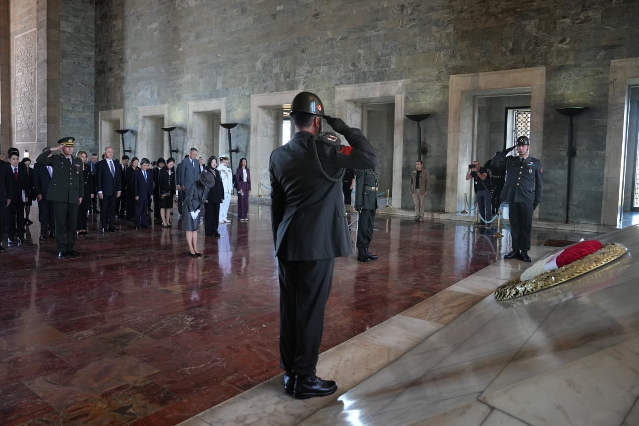 Japonya Prensesi Akiko Anıtkabir&rsquo;i ziyaret etti
