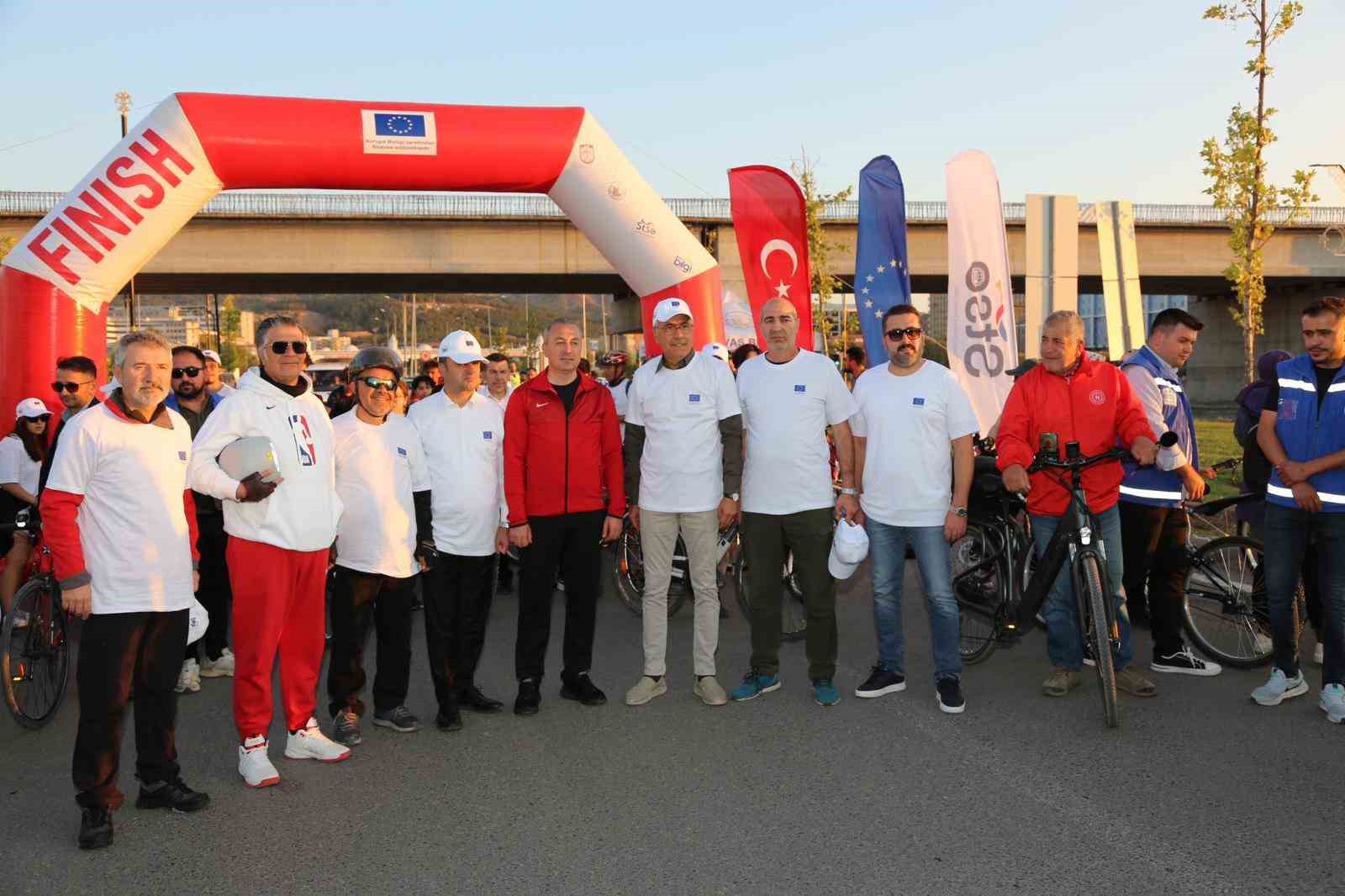 Sivaslılar bisiklet turunda buluştu, hareketlilik haftasına dikkat çekti
