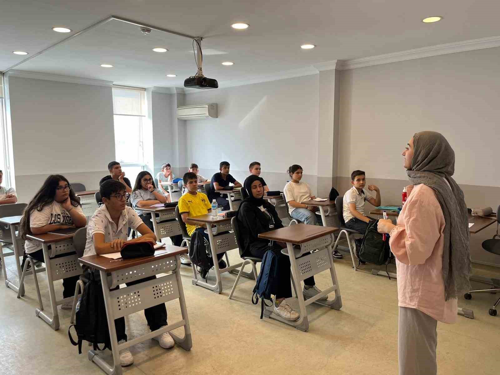Esenyurt Belediyesinin a&ccedil;tığı YKS ve LGS kurslarına yoğun ilgi
