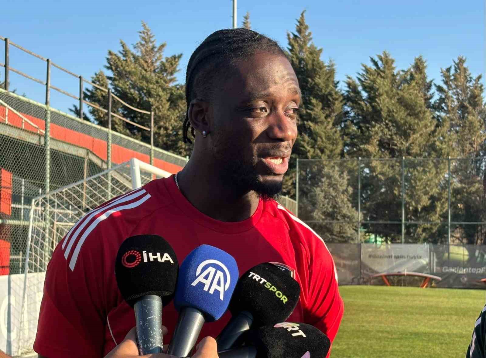 Myenty Abena: "Trabzonspor maçını kazanarak yakaladığımız havayı sürdürmek istiyoruz"