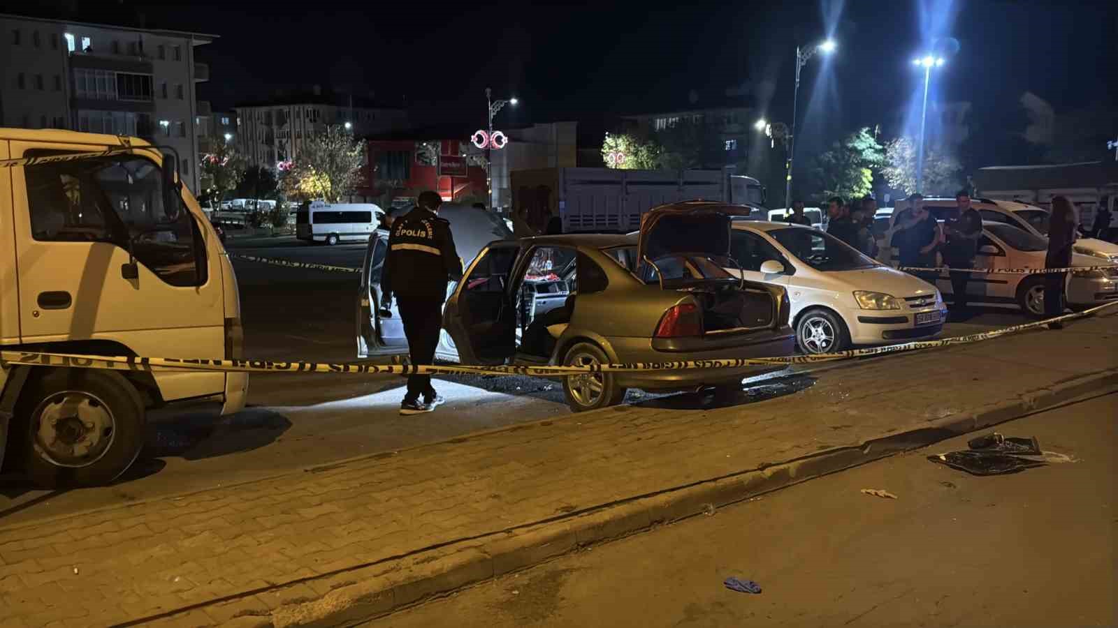 Ara&ccedil; i&ccedil;erisinde meydana gelen patlamada 3 &ccedil;ocuk yaralandı
