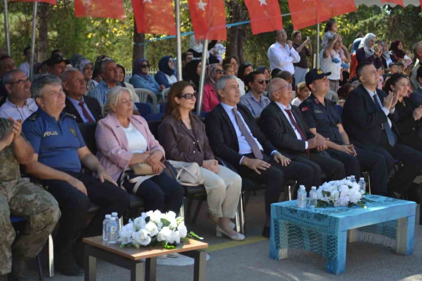 Beypazarı&rsquo;nda ilk&ouml;ğretim haftası kutlandı
