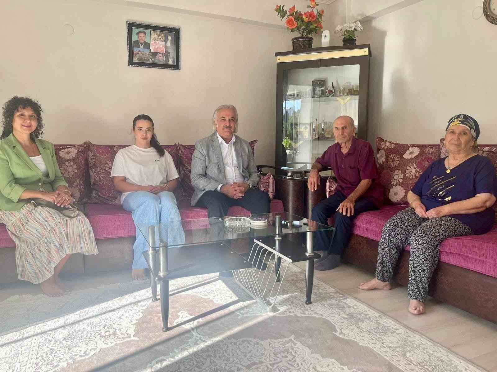 Kaymakam Akça gazileri yalnız bırakmadı