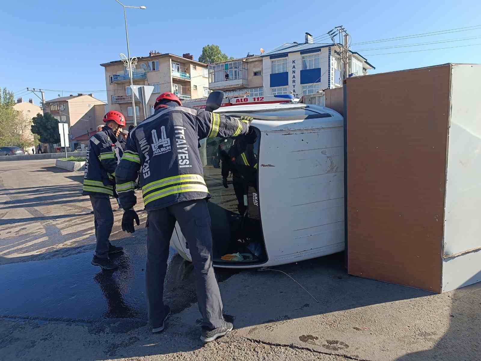 Erzurum’da üç araçlı kazada can pazarı