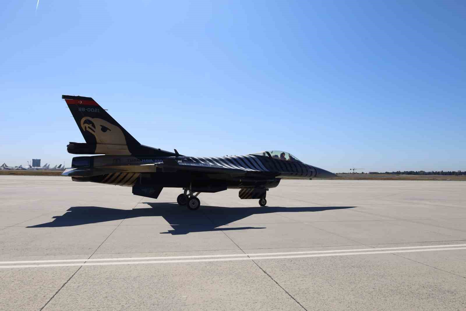 SOLOTÜRK Gösteri ekibi TEKNOFEST için yapacağı gösteriye böyle hazırlandı