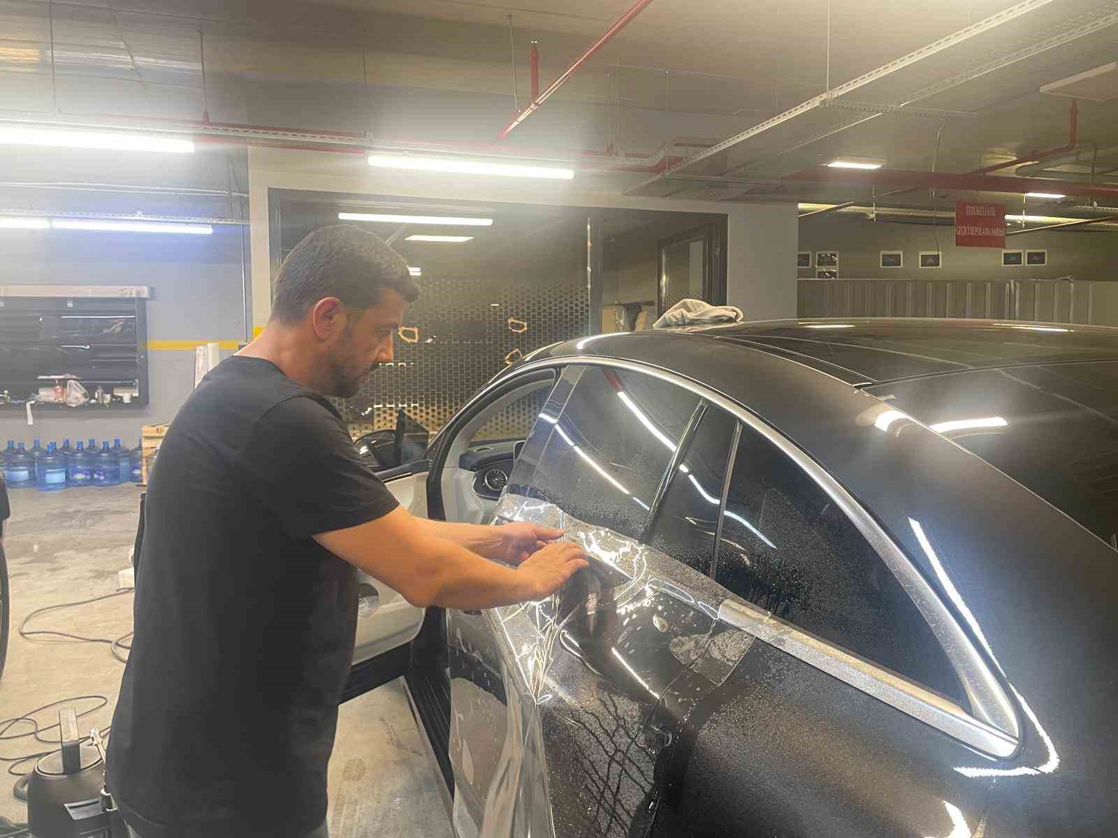 Kuş pisliğinden bıkanlar çareyi "poliüretan" kaplamada buldu
