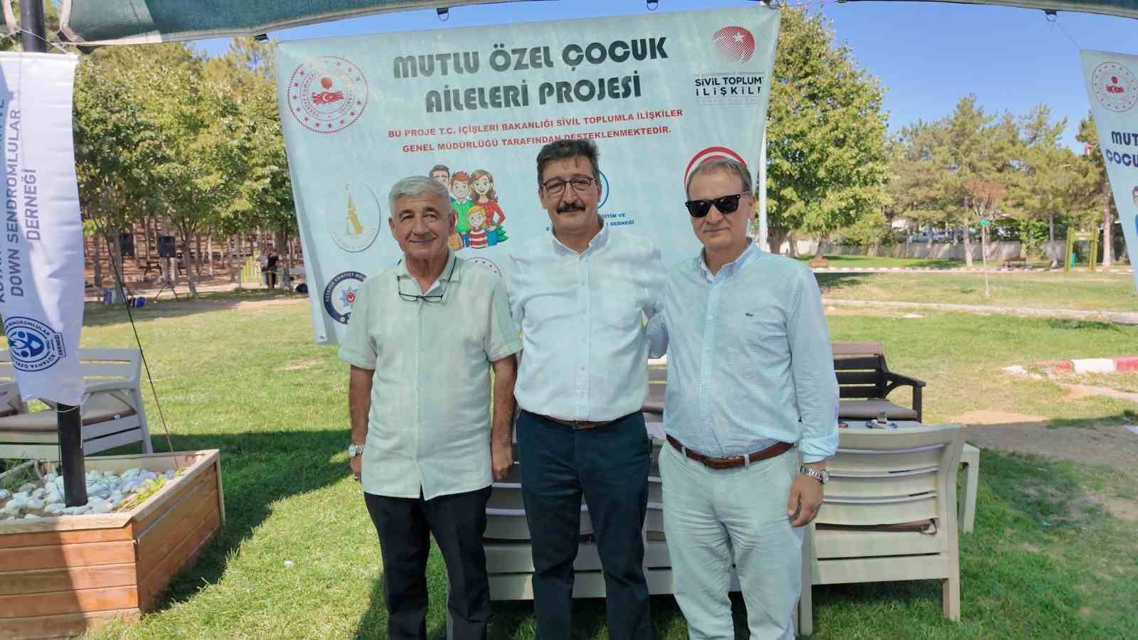 Özel çocuklar ve aileleri Gediz’deki piknikte buluştu