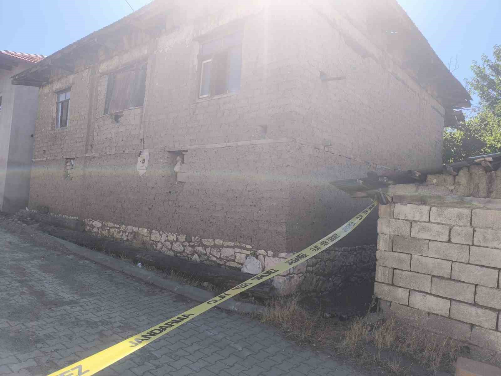 Yaşlı kadının şüpheli ölümünde torunu gözaltına alındı