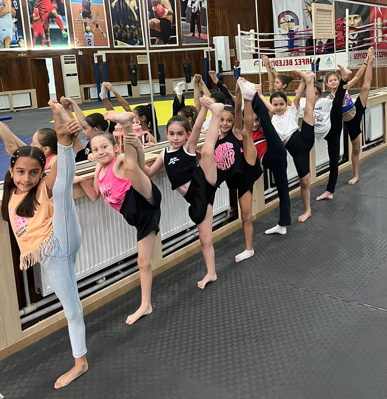 Körfez’in minik cimnastikçileri geleceğe umutla bakıyor