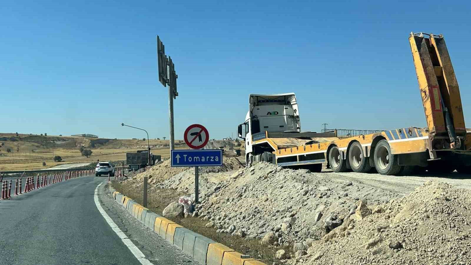 Tomarza-Malatya bağlantı yolunda çalışmalar devam ediyor
