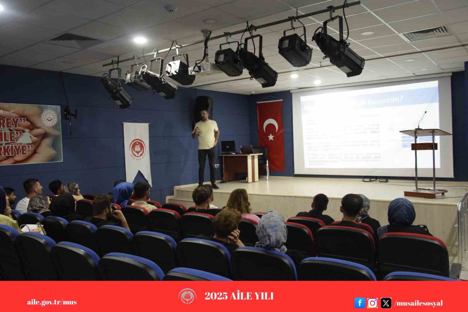 Muş’ta evlilik kredisinden faydalanacak gençlere eğitim verildi