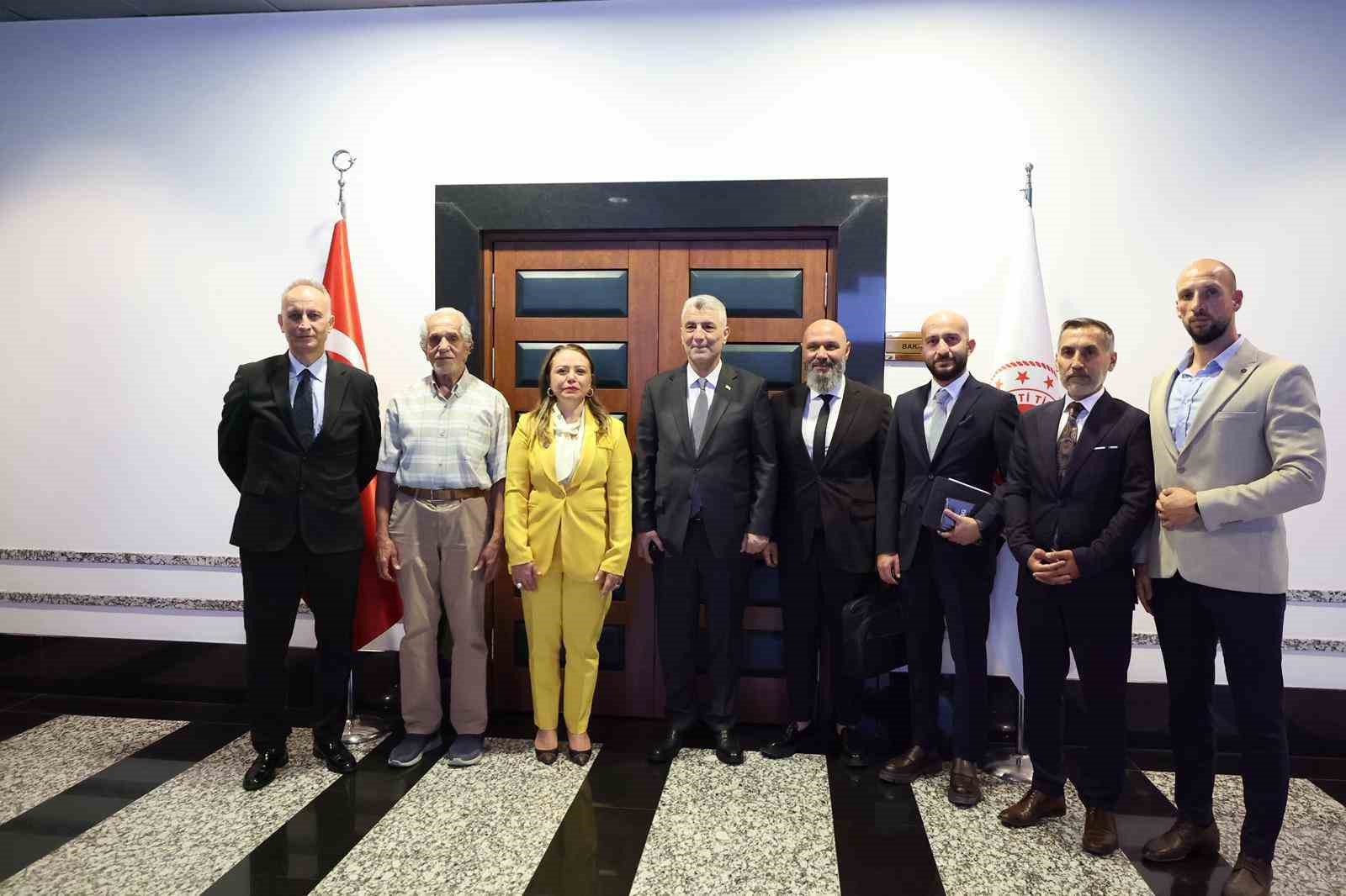 Ticaret Bakanı Bolat&rsquo;a Sağlık Turizmi Kongresi daveti
