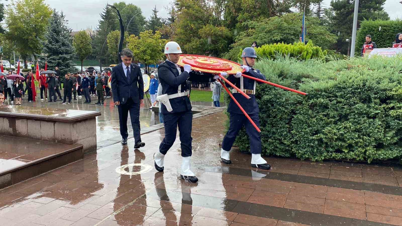 Gaziler Günü yağmur altında coşkuyla kutlandı