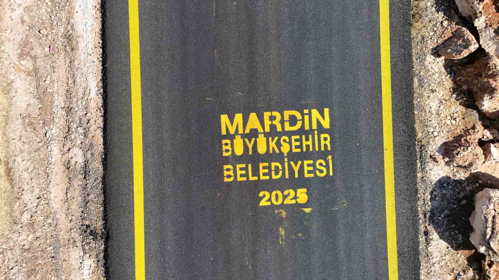 Mardin Belediyesi kırsal mahalle yollarında çalışmalarını sürdürüyor
