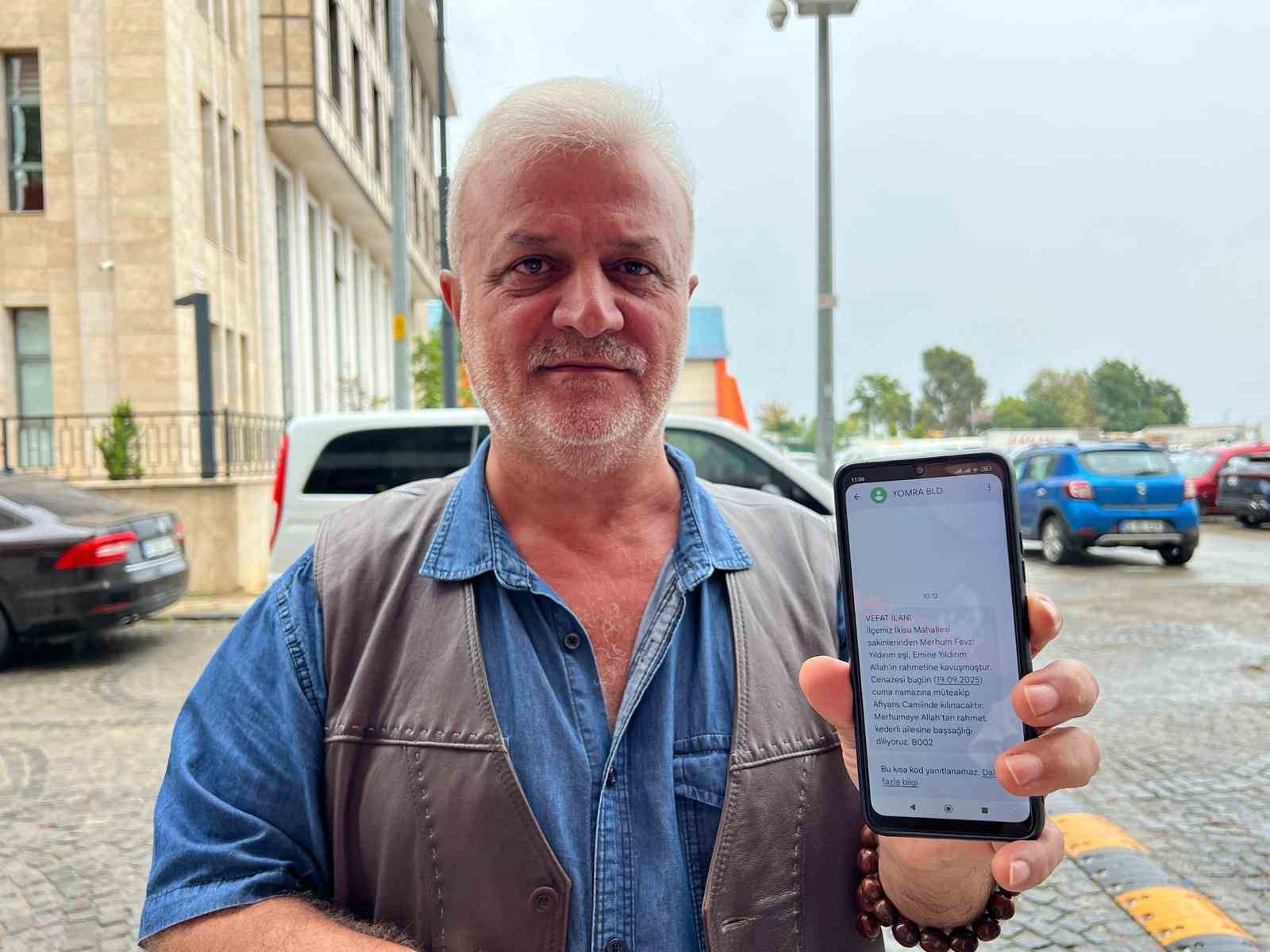 Hoparlörler susuyor, SMS konuşuyor