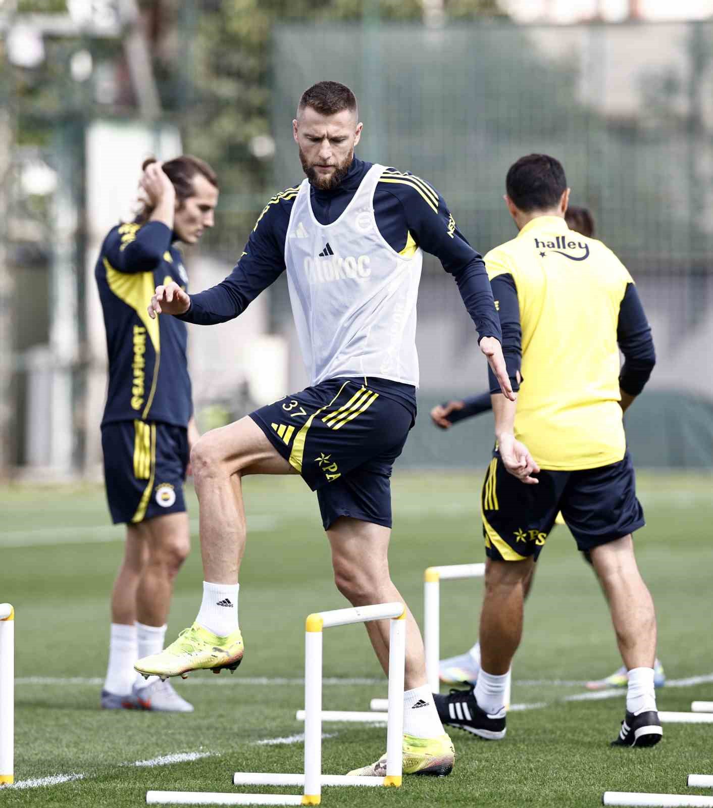 Fenerbahçe’de, Kasımpaşa maçı hazırlıkları başladı