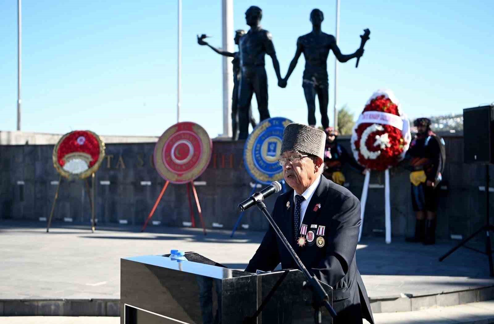 Kuşadası’nda Gaziler Günü törenle kutlandı