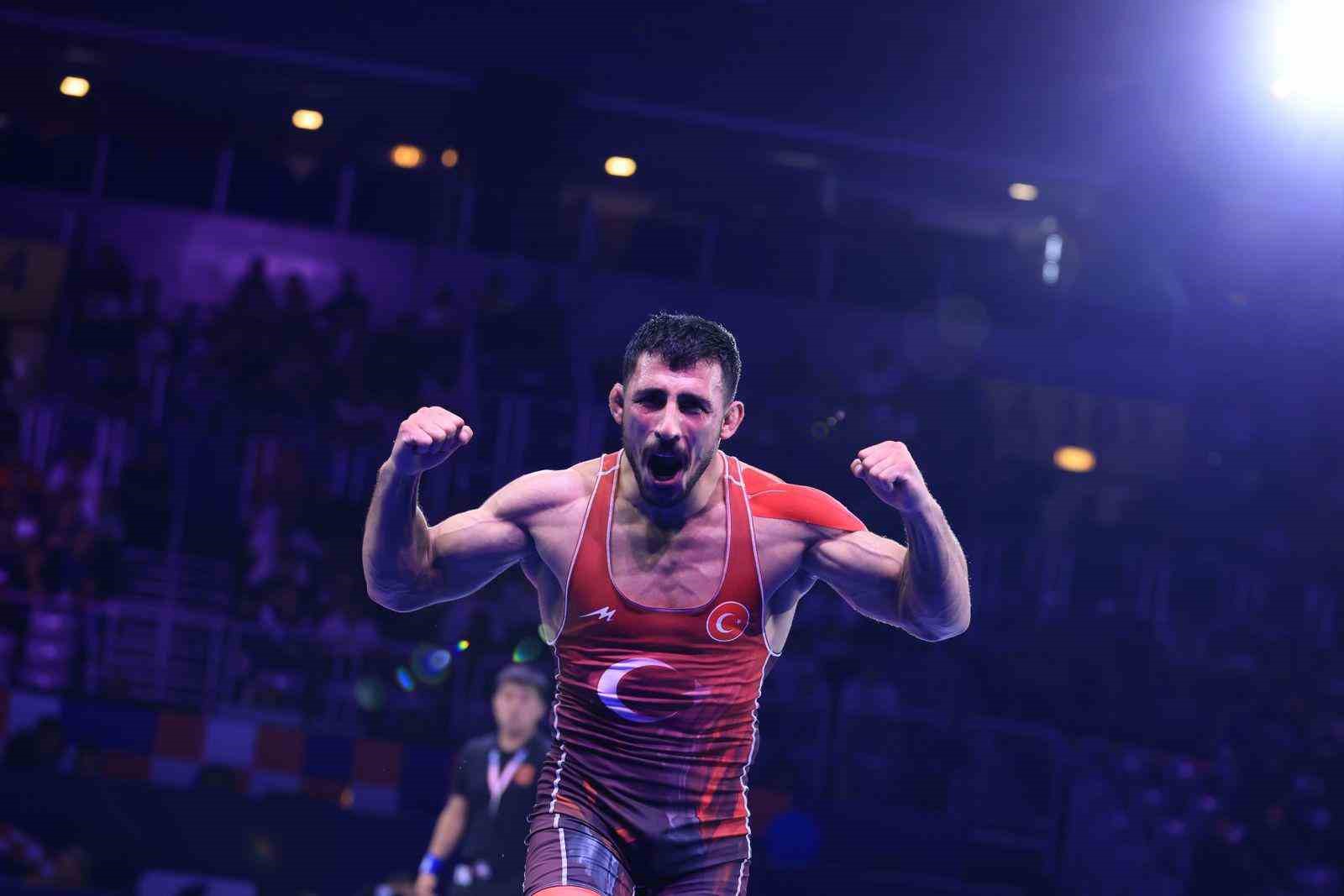 Ahmet Yılmaz’dan Dünya Güreş Şampiyonası’nda bronz madalya