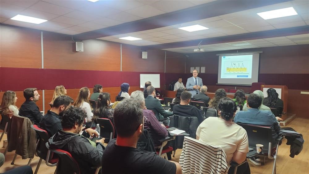 Tütün bağımlılığı tedavisi eğitimi düzenlendi
